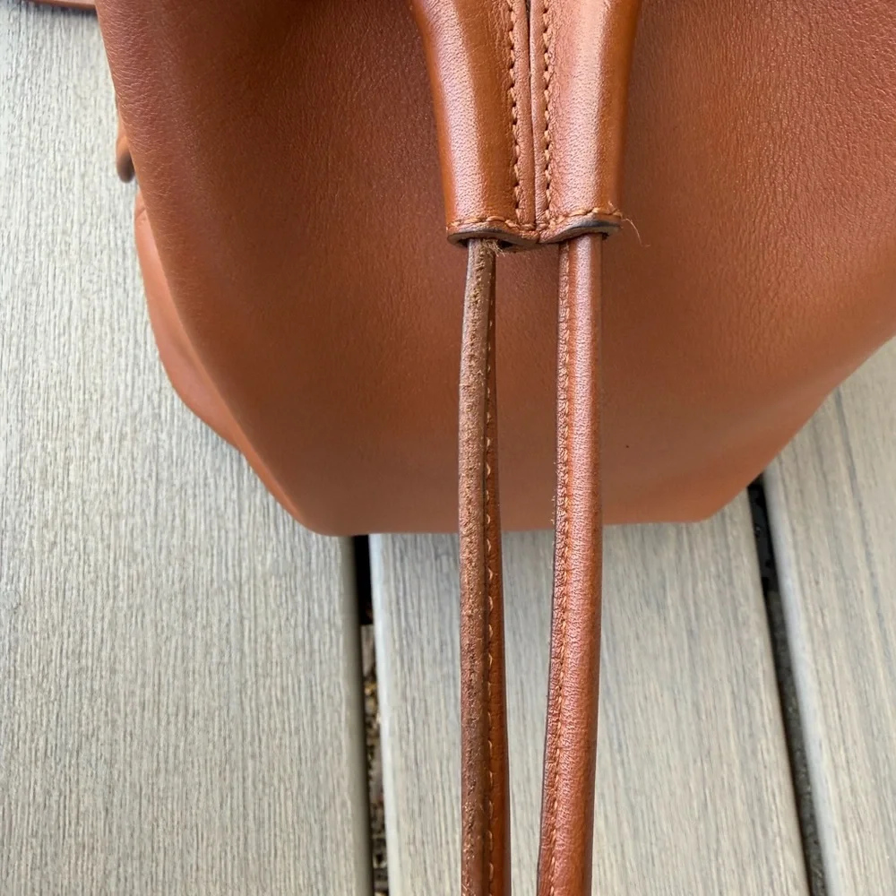 Vintage Coach Legacy Lula Bucket Bag in British Tan - Picture 12 of 16